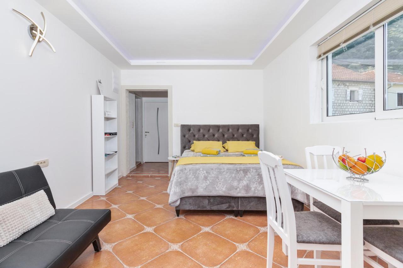 Apartments Vukovic Cattaro Esterno foto
