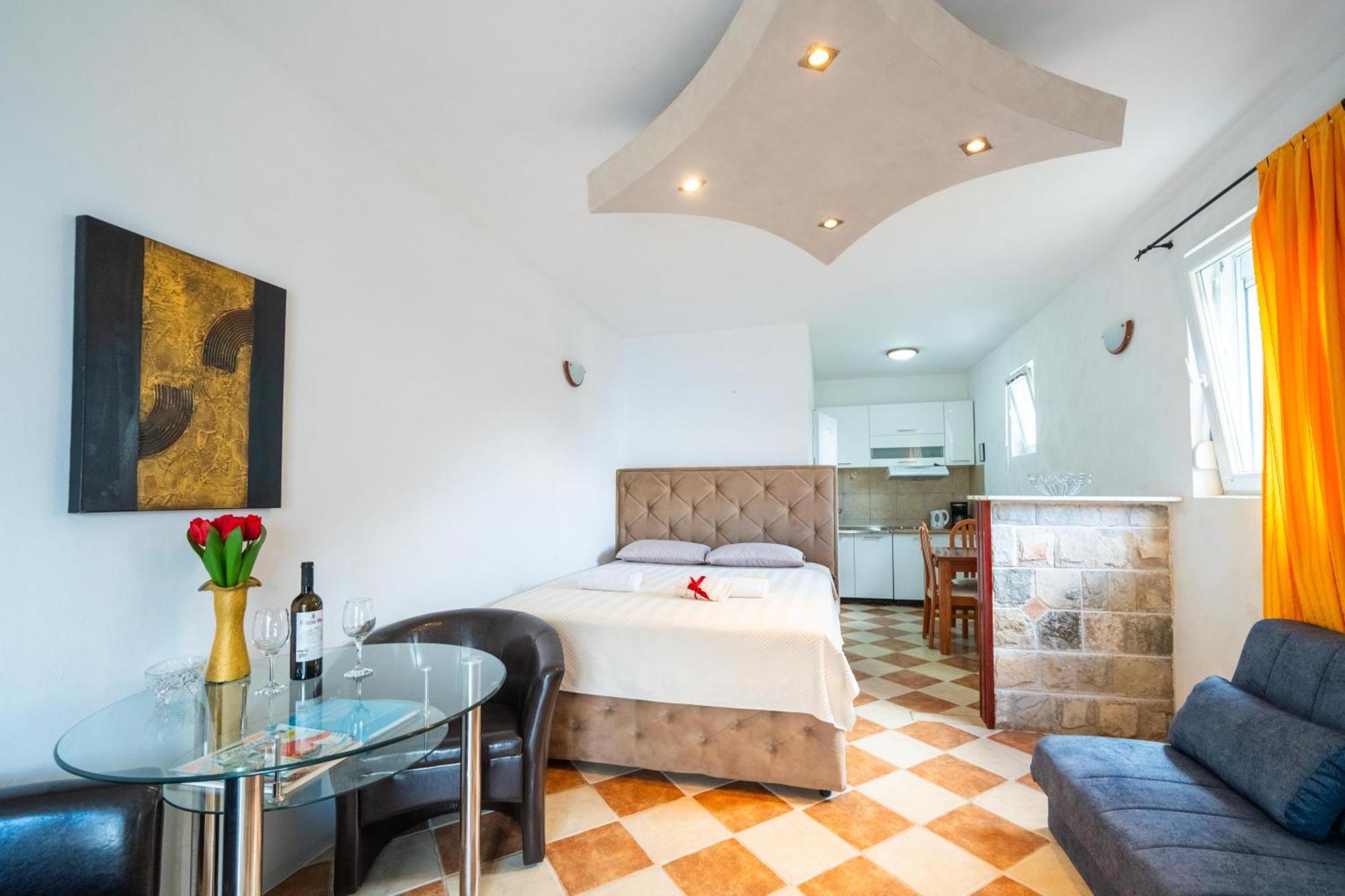 Apartments Vukovic Cattaro Esterno foto